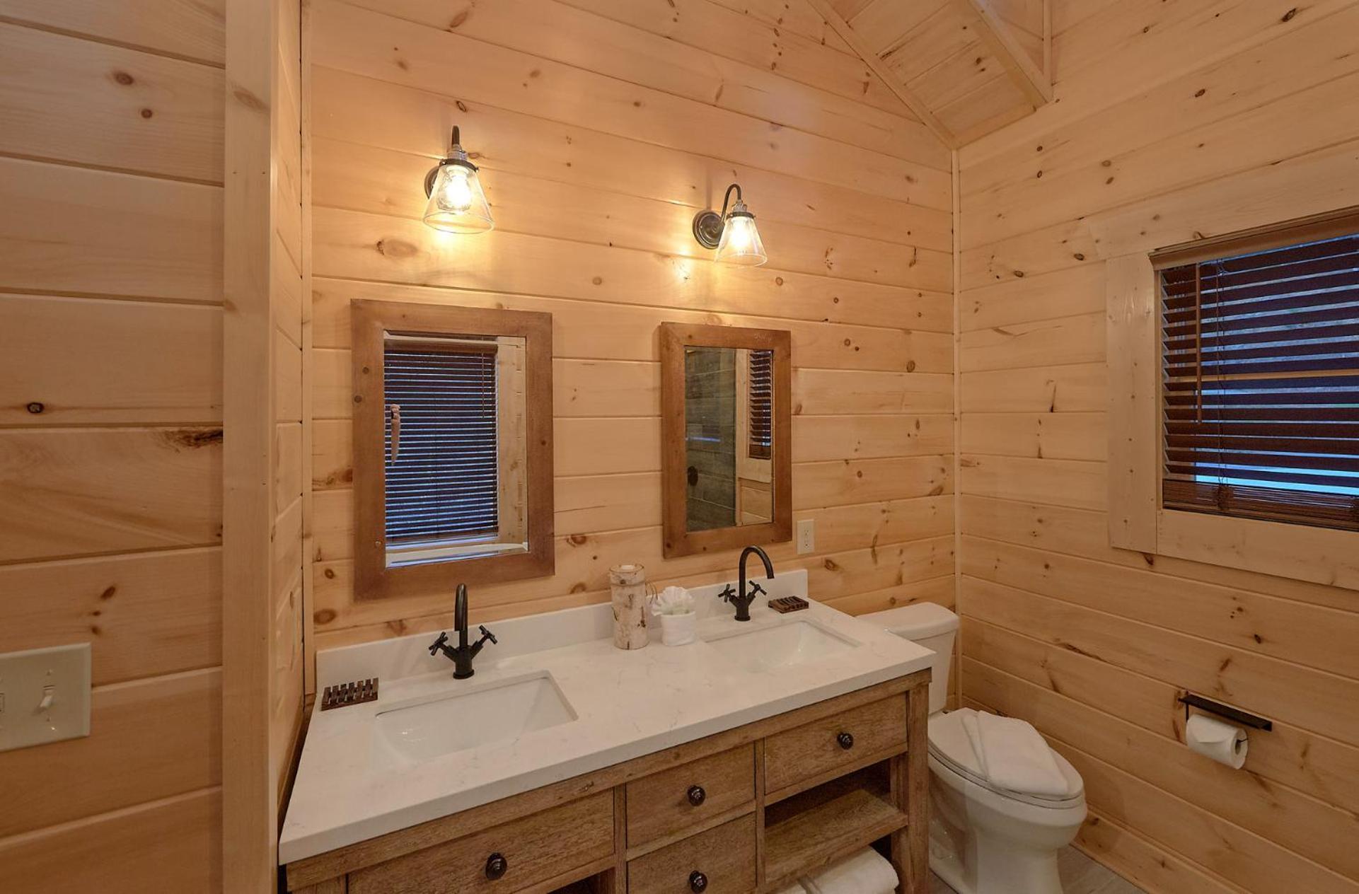 Misty Mountain Adventure Lodge جاتلينبرج المظهر الخارجي الصورة